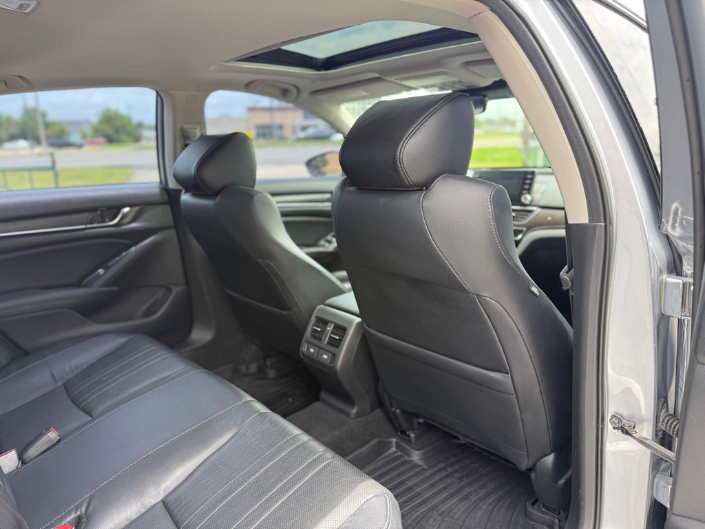 2018 Honda Accord Image 17
