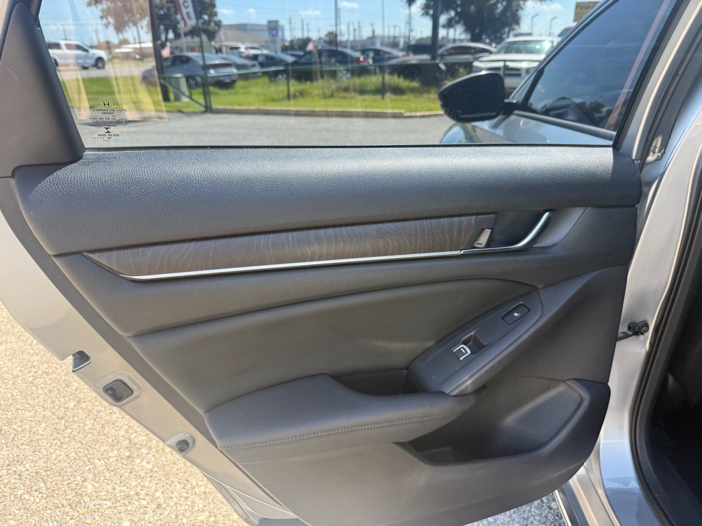 2018 Honda Accord Image 21