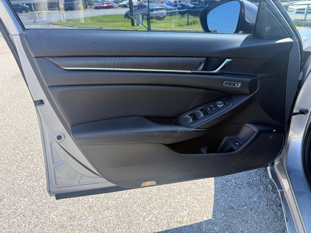 2018 Honda Accord Image 22