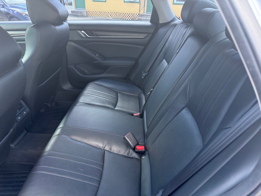 2018 Honda Accord Image 35