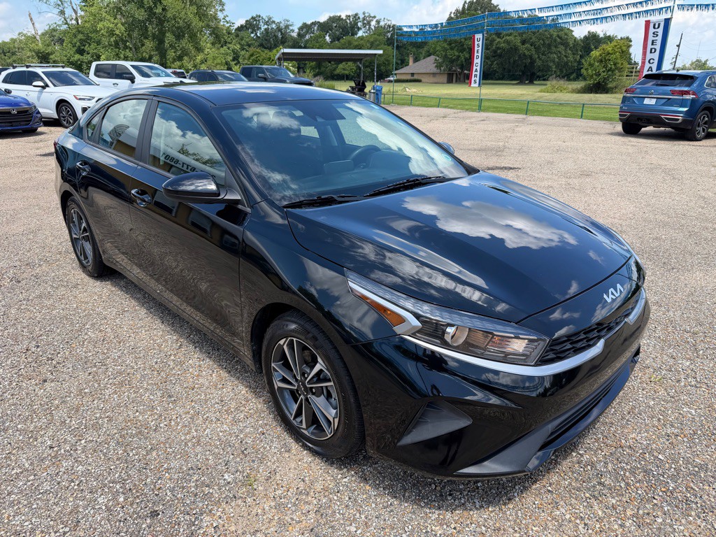 2023 Kia Forte Image 3