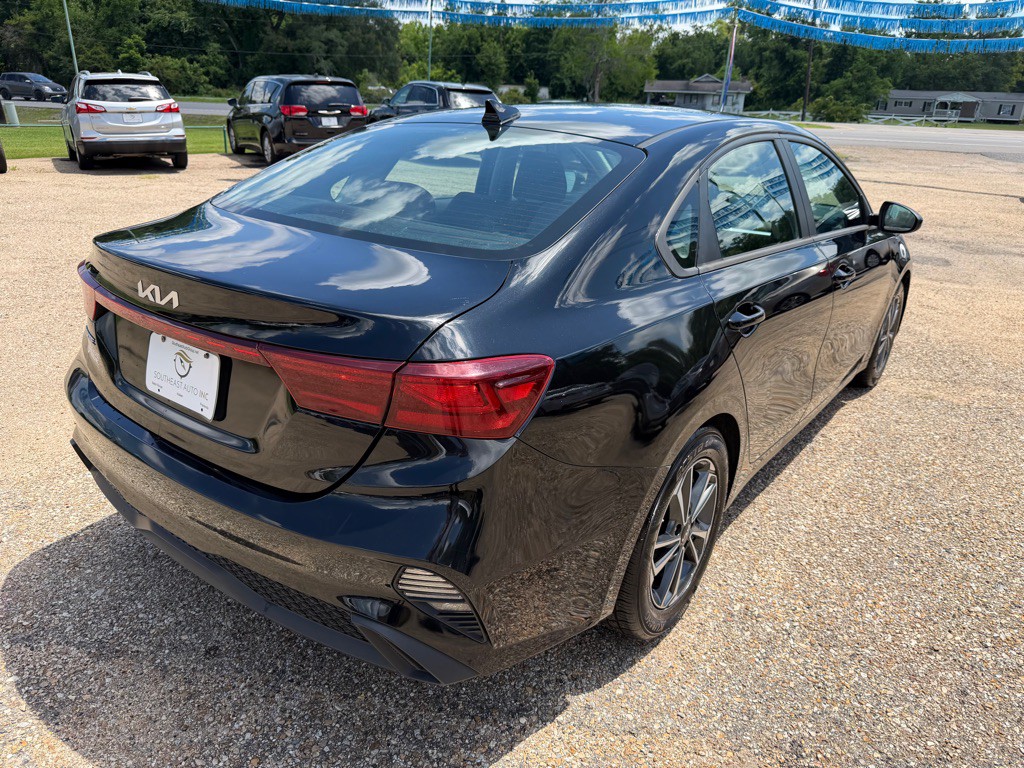 2023 Kia Forte Image 5
