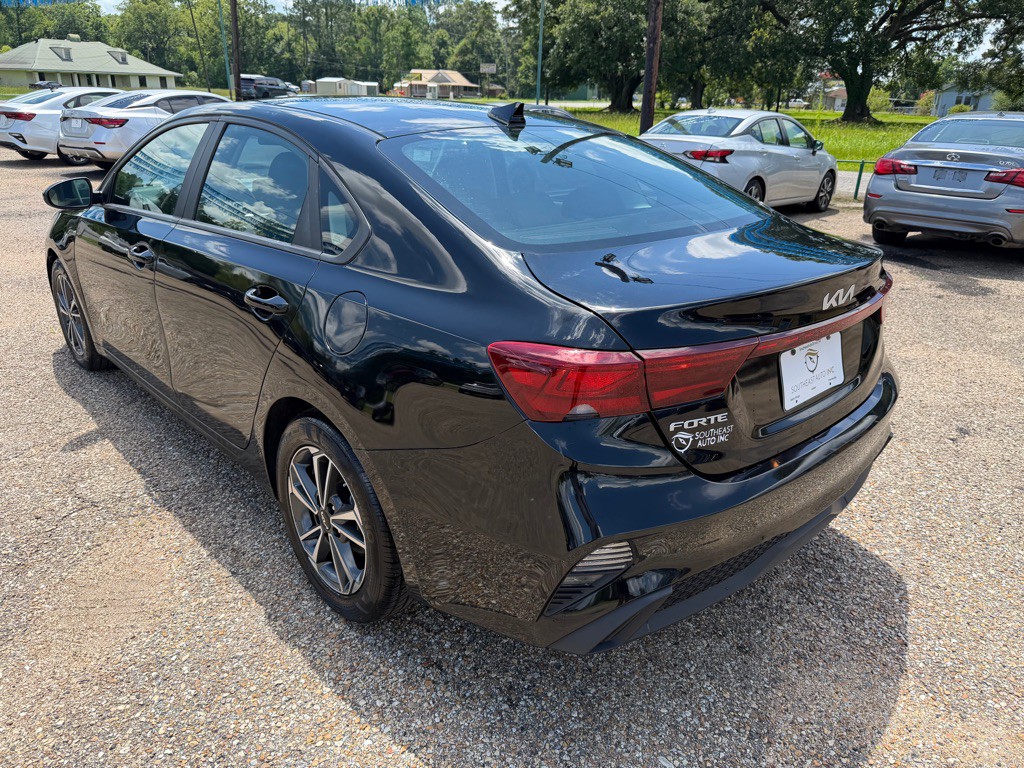 2023 Kia Forte Image 9