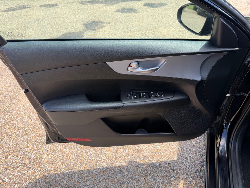 2023 Kia Forte Image 13