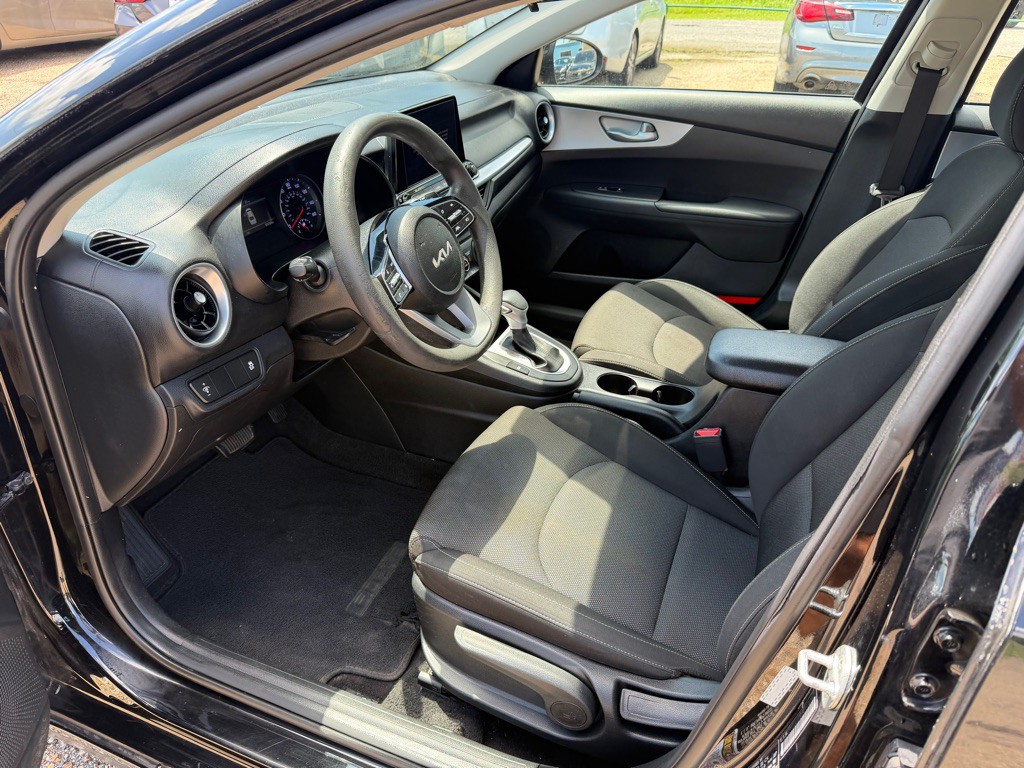2023 Kia Forte Image 14