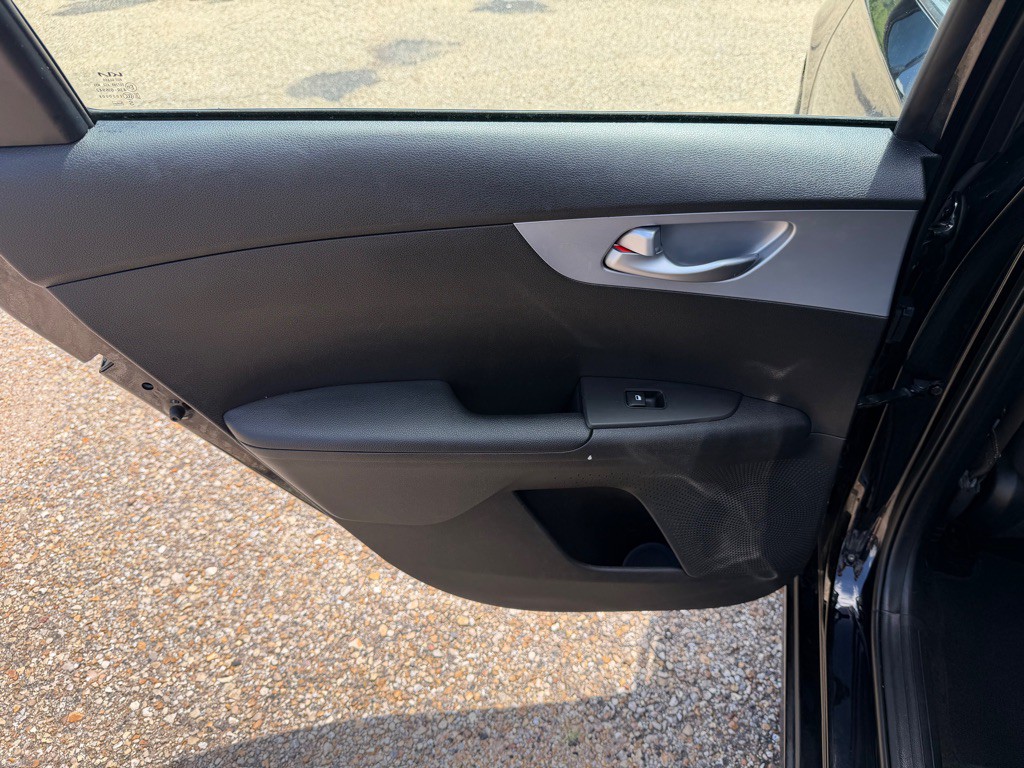 2023 Kia Forte Image 18
