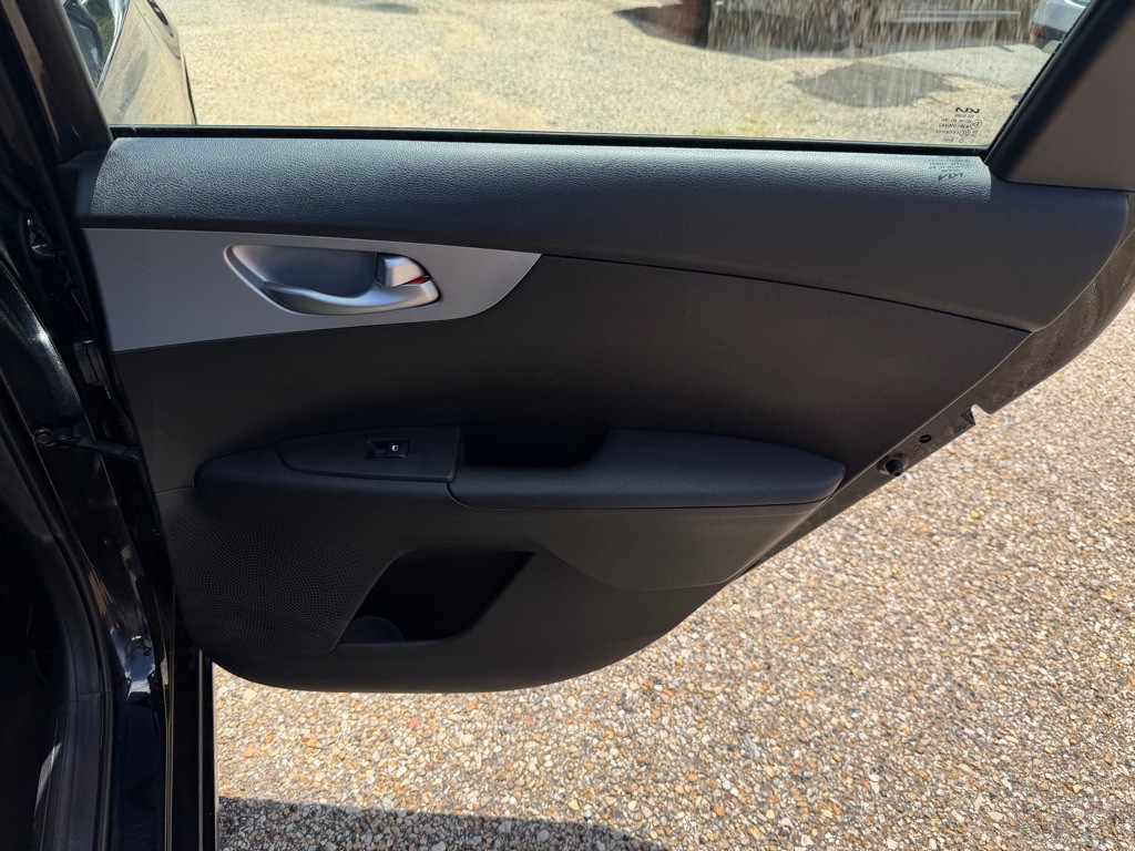 2023 Kia Forte Image 23