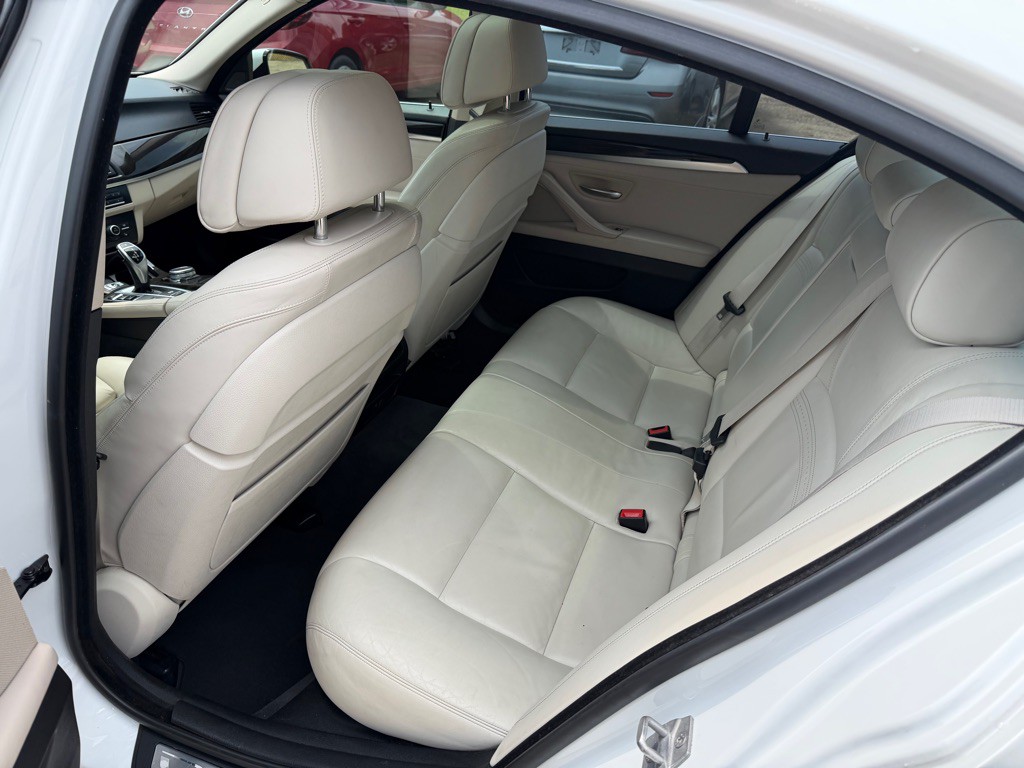 2016 BMW 5 Series Image 20