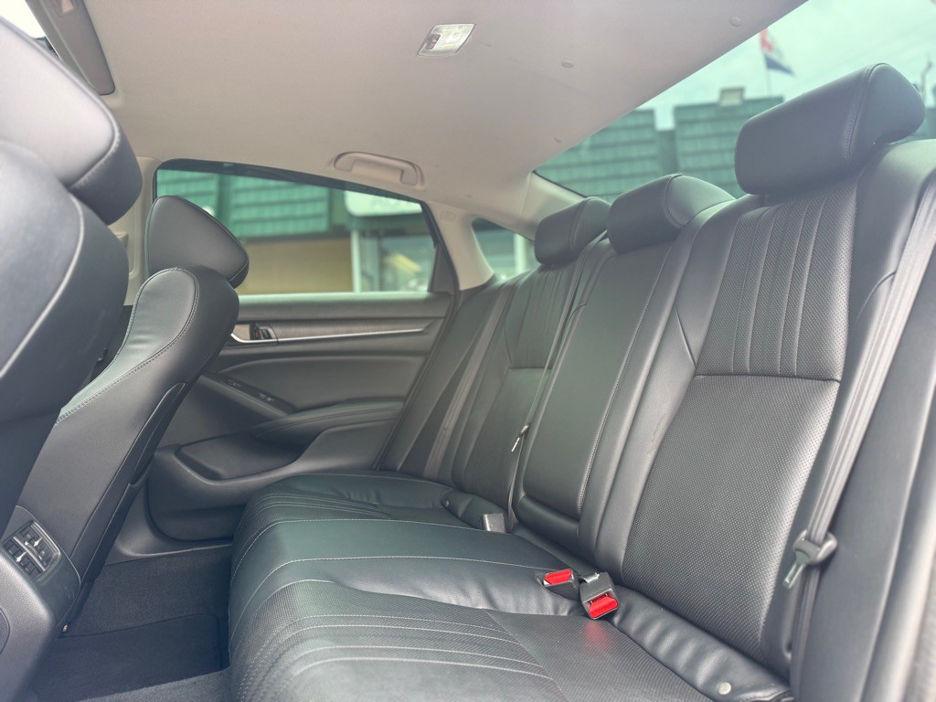 2018 Honda Accord Image 11