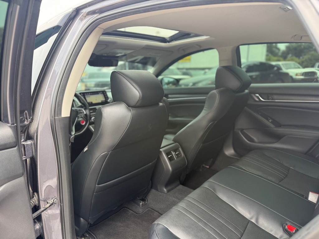 2018 Honda Accord Image 12