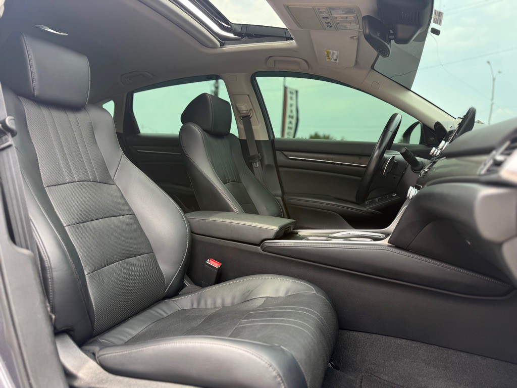 2018 Honda Accord Image 13