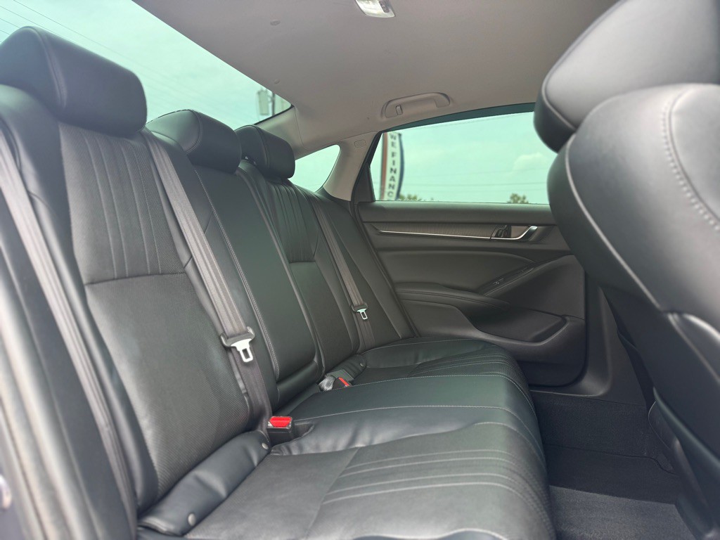 2018 Honda Accord Image 15