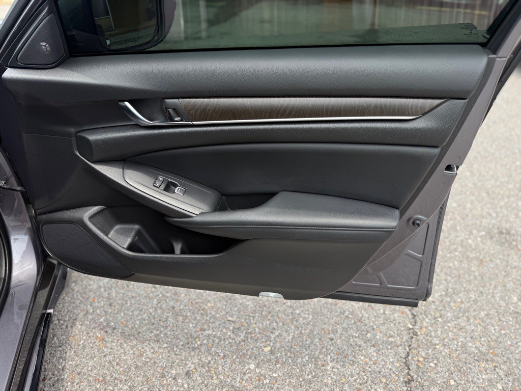 2018 Honda Accord Image 21