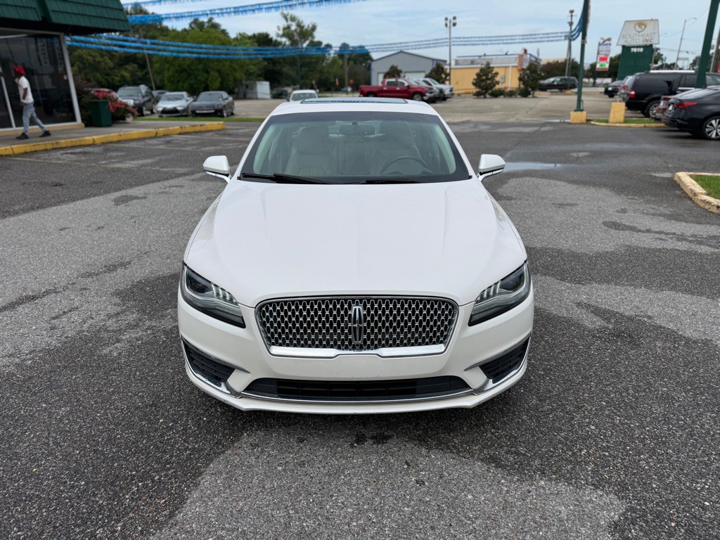2018 Lincoln MKZ Image 2