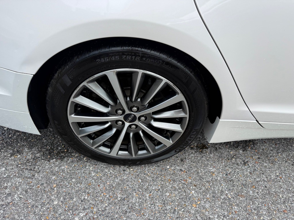 2018 Lincoln MKZ Image 24