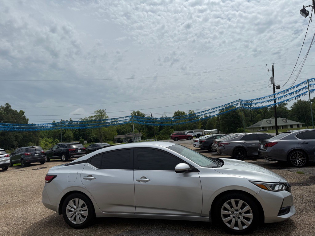 2021 Nissan Sentra Image 4