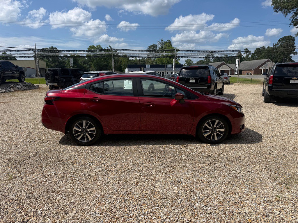 2023 Nissan Versa Image 3