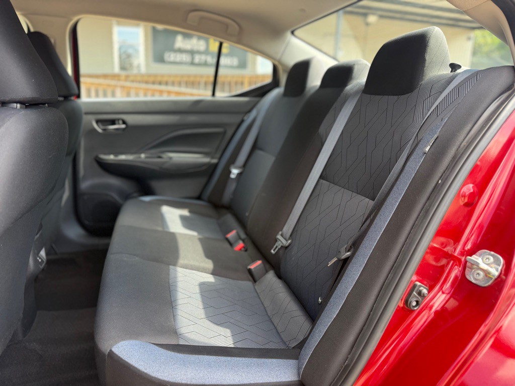2023 Nissan Versa Image 9
