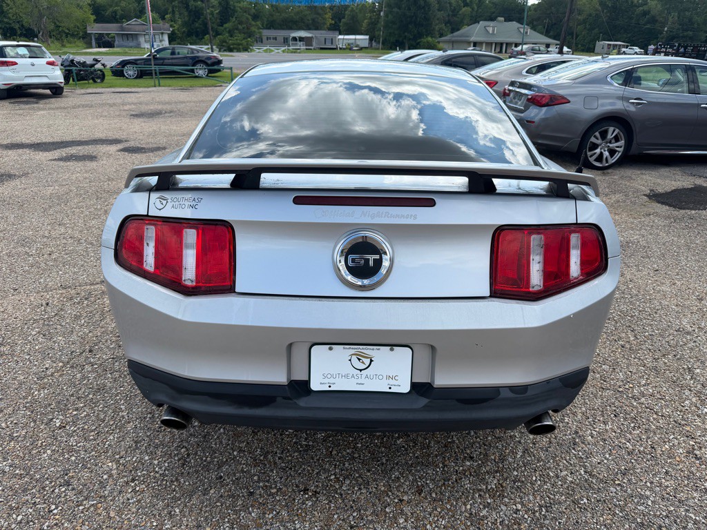 2010 Ford Mustang Image 5