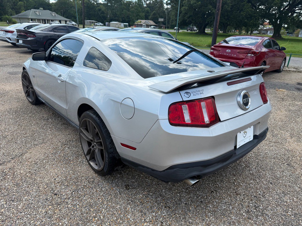 2010 Ford Mustang Image 6