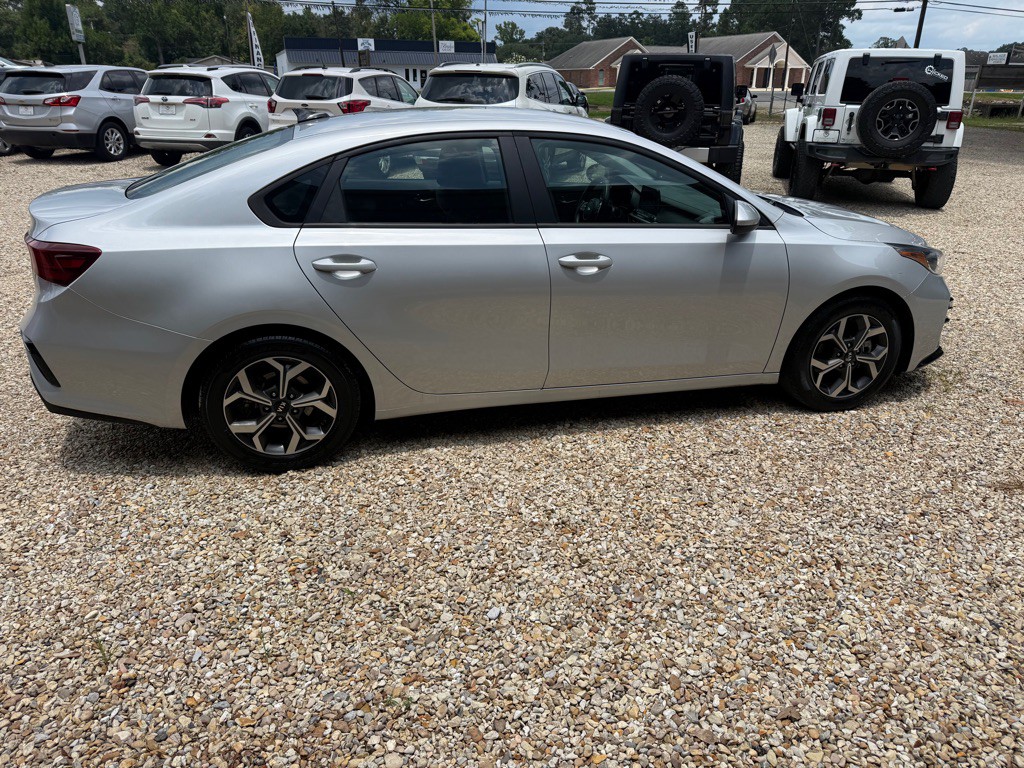 2021 Kia Forte Image 4
