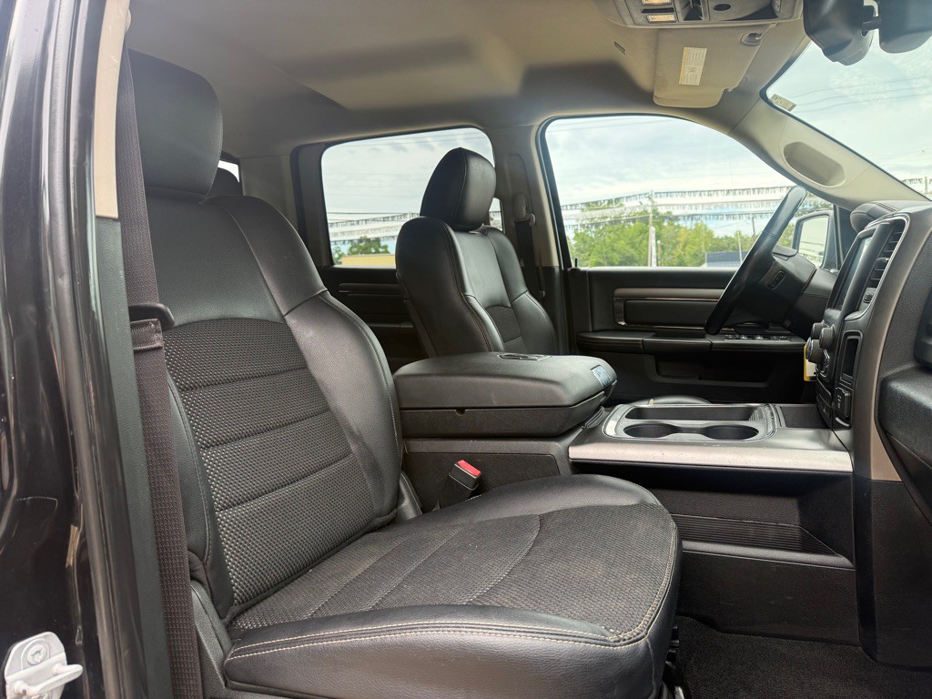 2017 RAM 1500 Image 12