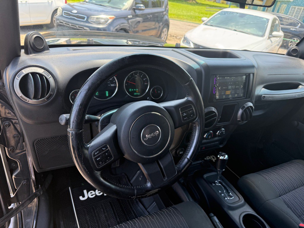 2012 Jeep Wrangler Unlimited Image 8