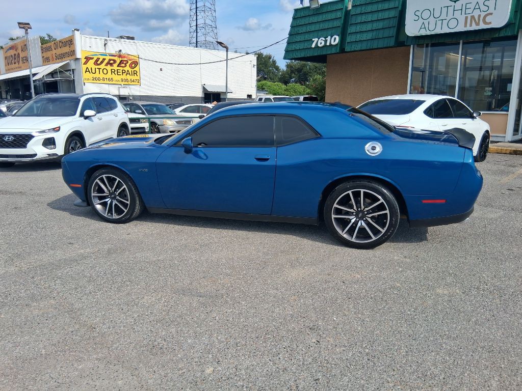 2023 Dodge Challenger Image 1