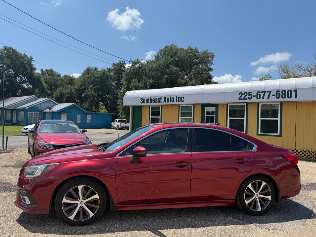 2018 Subaru Legacy Image 1