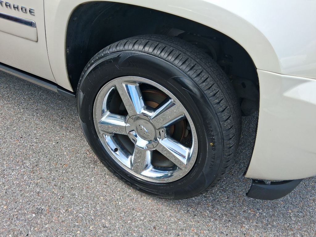 2012 Chevrolet Tahoe Image 11