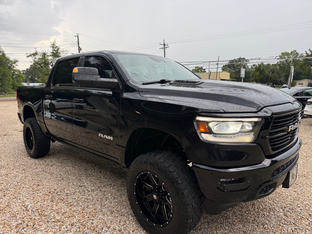 2023 RAM 1500 Image 3