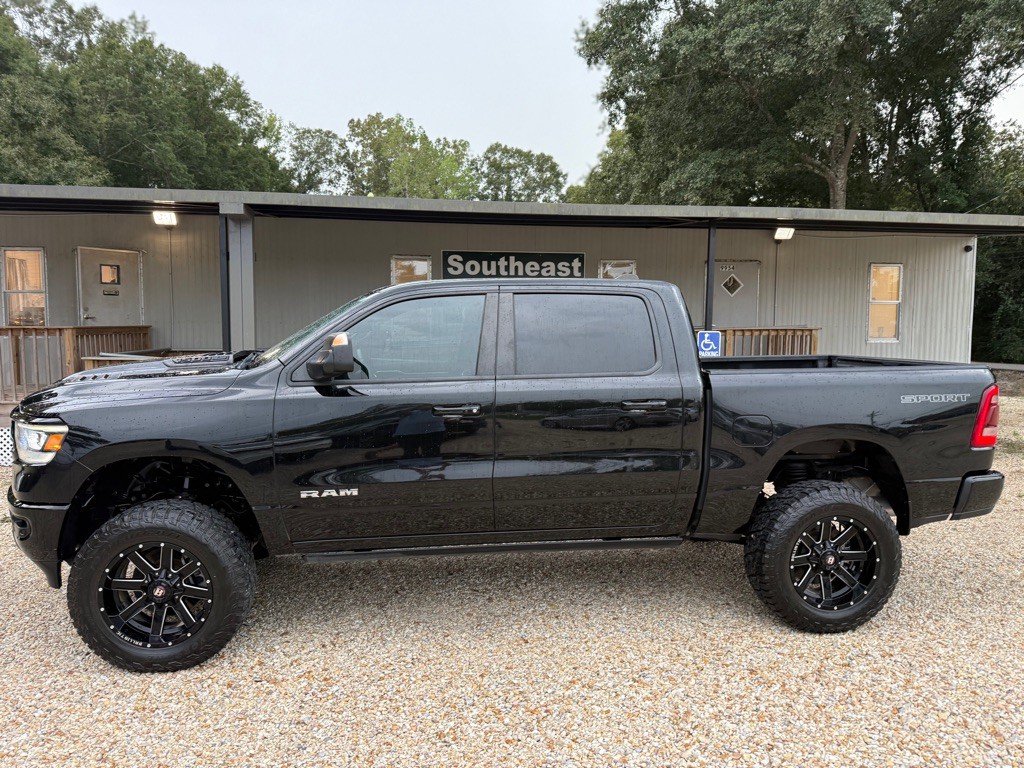 2023 RAM 1500 Image 8