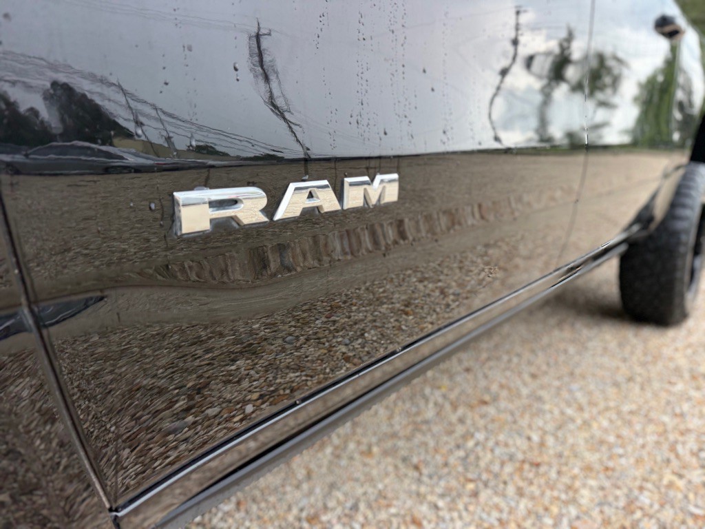 2023 RAM 1500 Image 9