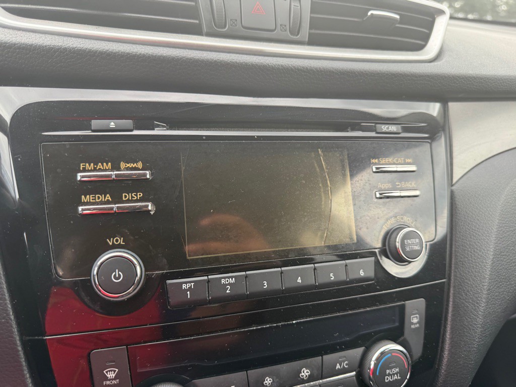 2016 Nissan Rogue Image 9