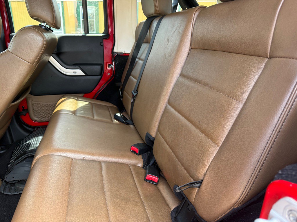 2011 Jeep Wrangler Unlimited Image 10