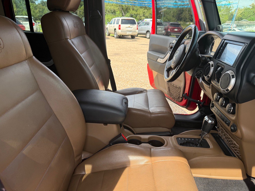 2011 Jeep Wrangler Unlimited Image 11