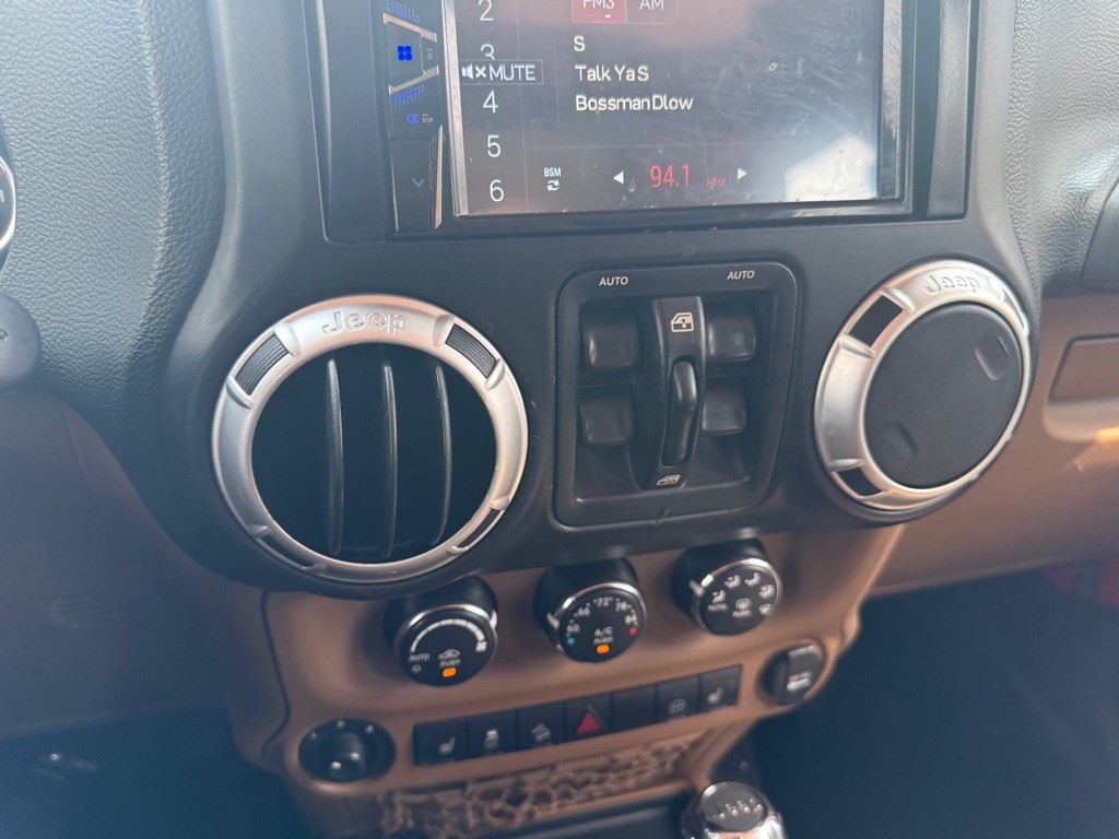 2011 Jeep Wrangler Unlimited Image 14