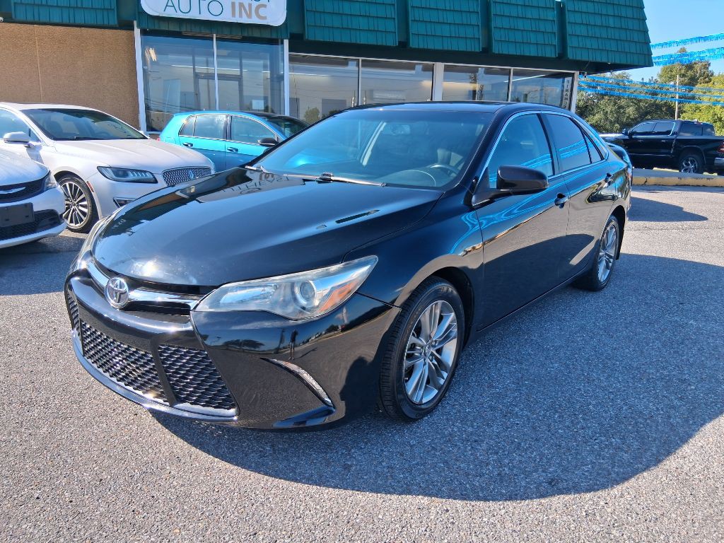 2017 Toyota Camry Image 2