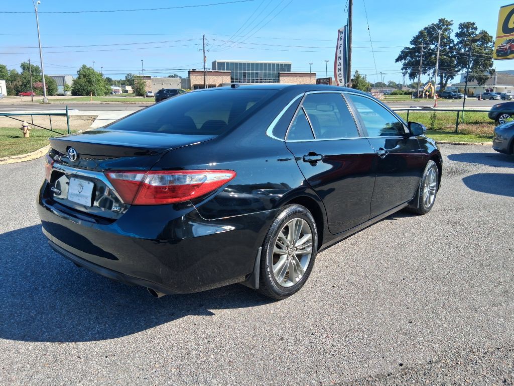 2017 Toyota Camry Image 4