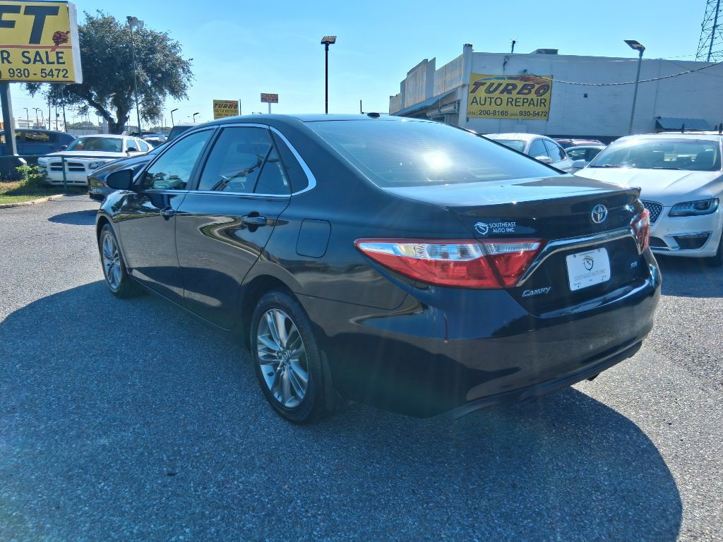 2017 Toyota Camry Image 5