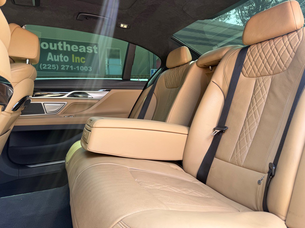 2018 BMW 7 Series Image 13