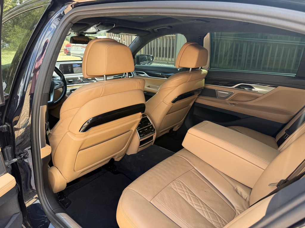 2018 BMW 7 Series Image 14