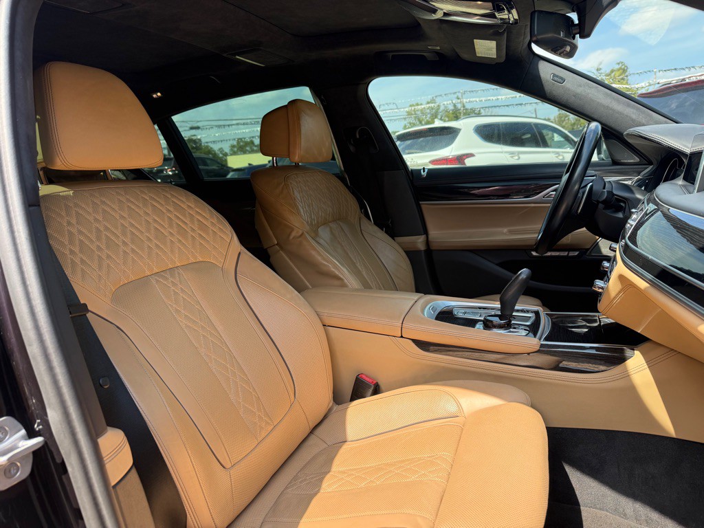 2018 BMW 7 Series Image 15