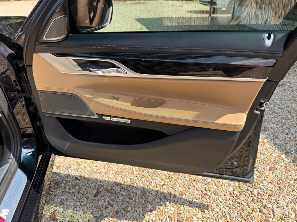2018 BMW 7 Series Image 21