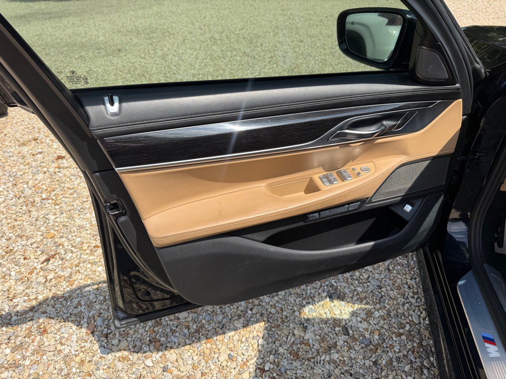 2018 BMW 7 Series Image 23