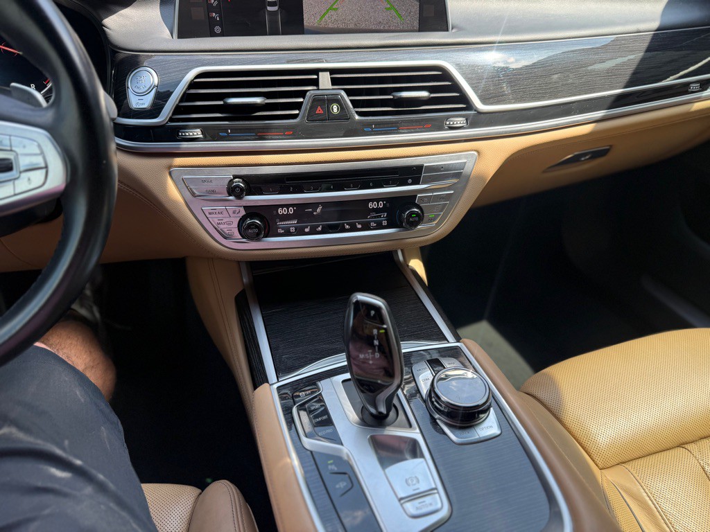 2018 BMW 7 Series Image 26