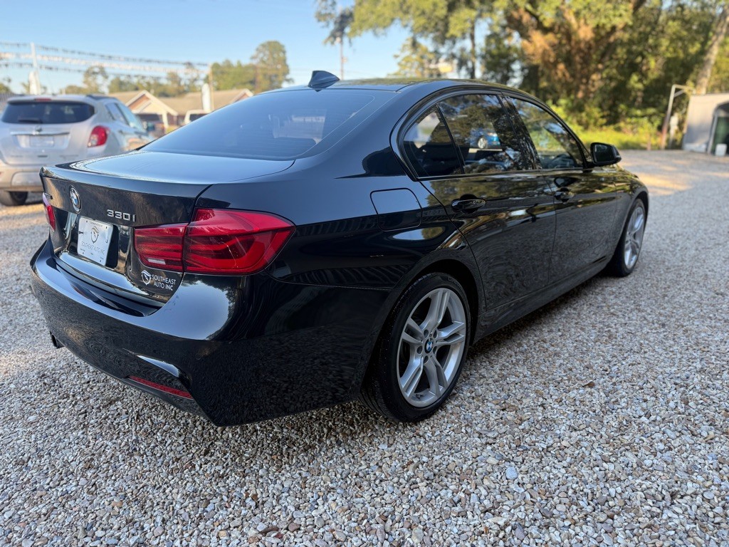 2017 BMW 3 Series Image 4