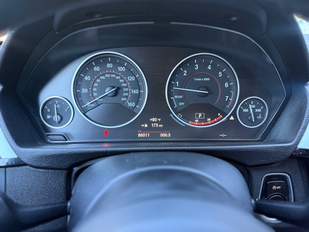 2017 BMW 3 Series Image 16
