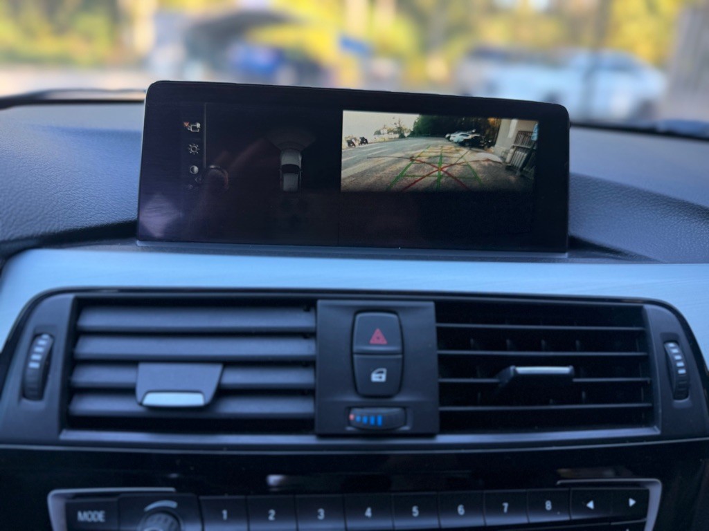 2017 BMW 3 Series Image 27