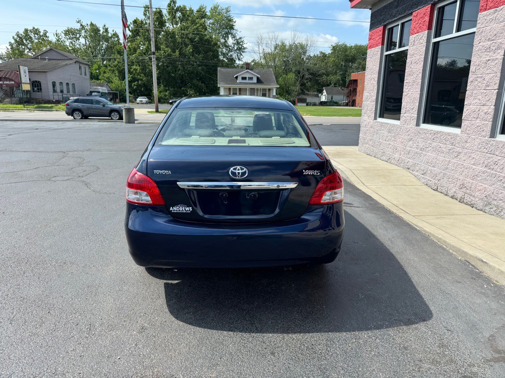 2008 Toyota Yaris Image 4